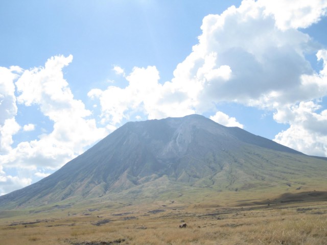TZ_Ol_Doinyo_lengai